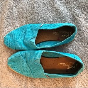 TOMS shoes